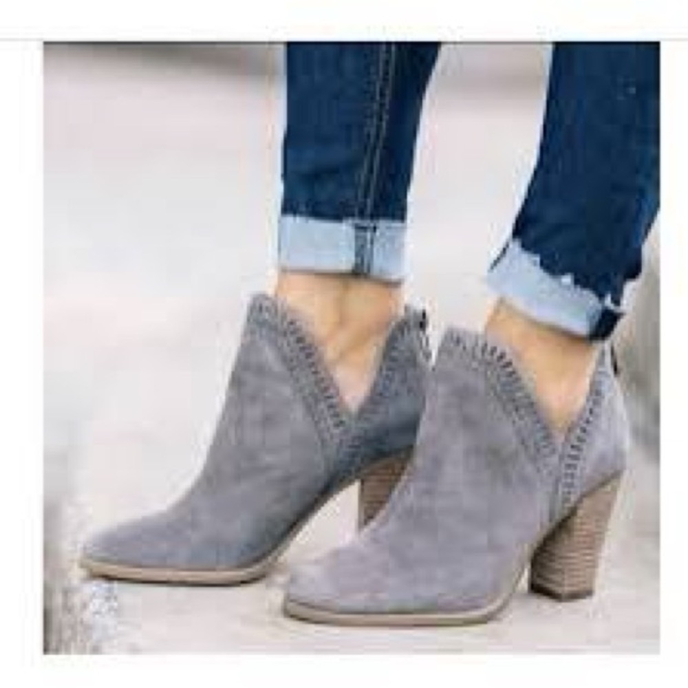 Vince Camuto Fretzia Ankle Booties Gray Suede Boot 3.5” Heels 8